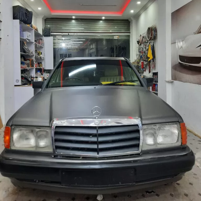 Mercedes-Benz W201 fornt view